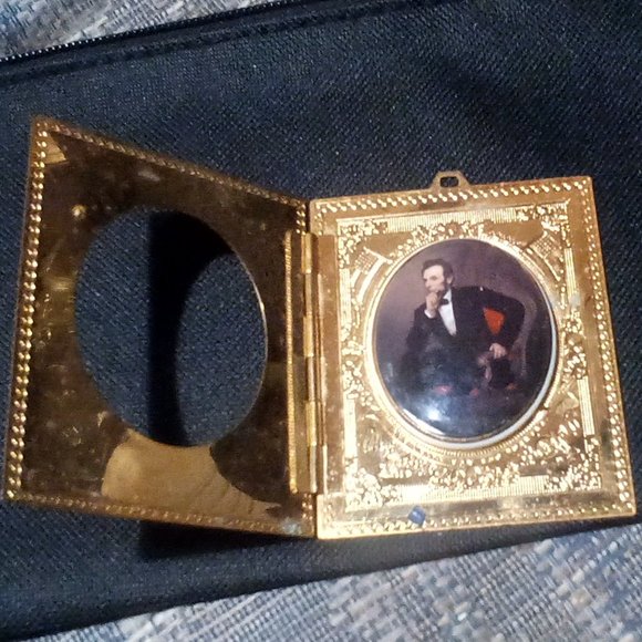 President Lincoln pendant
